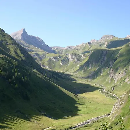 La Jolie Bergere 3*