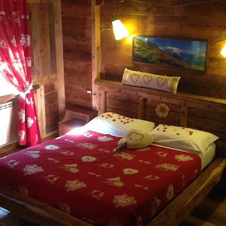 La Jolie Bergere לה סאלה