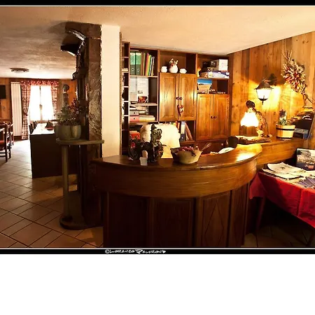 La Jolie Bergere 3* לה סאלה