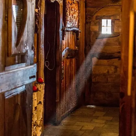 מלון La Jolie Bergere לה סאלה