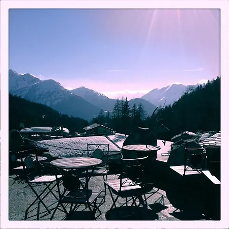 Hotel La Jolie Bergere La Salle