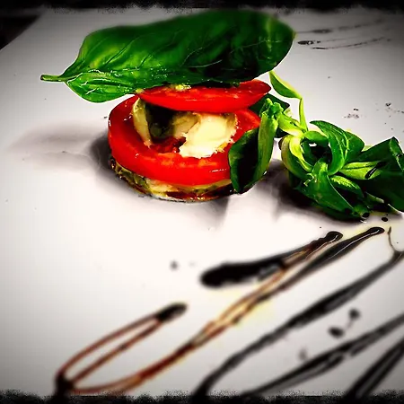 מלון La Jolie Bergere 3*