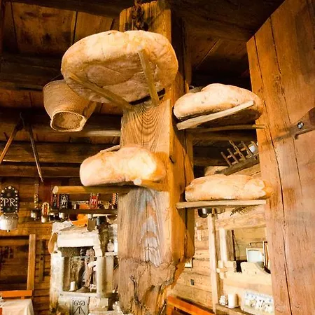 Hotel La Jolie Bergere