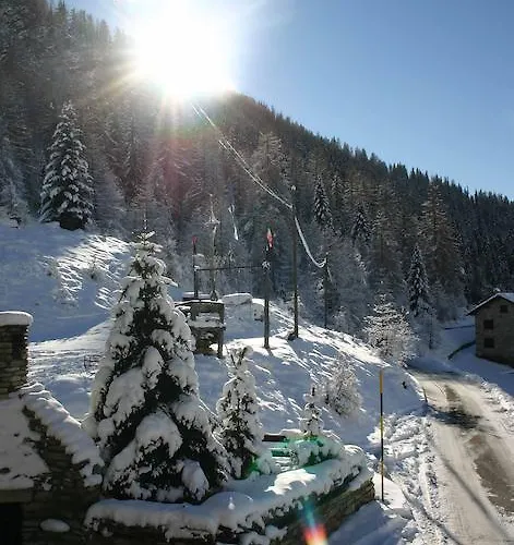 La Jolie Bergere Hotel 3*