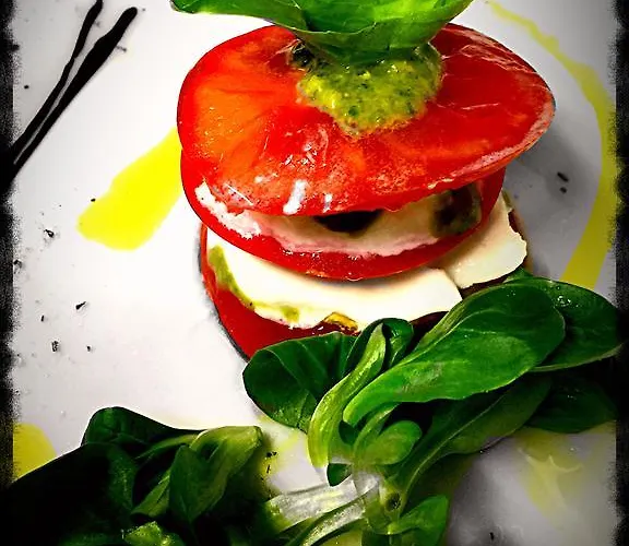 Hotel La Jolie Bergere 3*